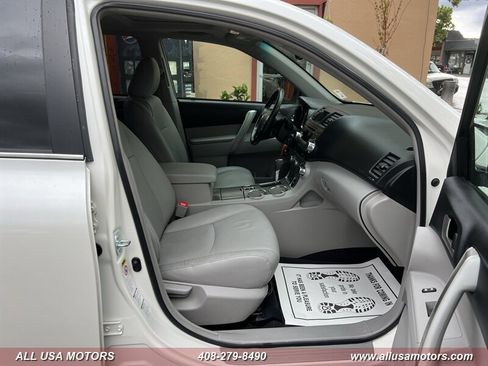 Used 2012 Toyota Highlander SE w/ Tow Pkg AWD/4WD image 32