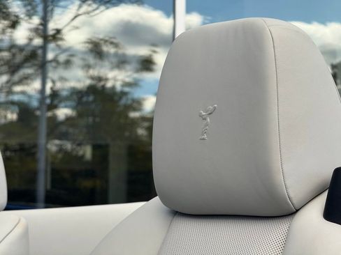 Used 2018 Rolls-Royce Dawn image 40