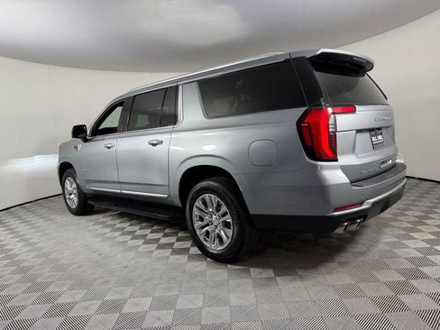 Used 2025 GMC Yukon XL Denali AWD/4WD image 8