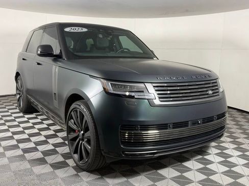 Certified 2025 Land Rover Range Rover SV image 10
