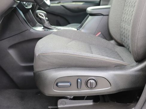 Used 2024 Chevrolet Equinox LT FWD image 11