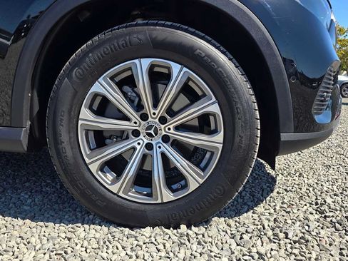 Used 2025 Mercedes-Benz GLC 300 4MATIC image 10