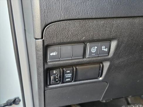 Used 2017 Nissan Armada Platinum w/ Captain Seat Package image 10