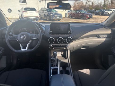 Used 2025 Nissan Sentra SV image 31