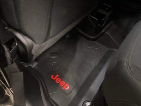 Used 2021 Jeep Gladiator Sport AWD/4WD image 25
