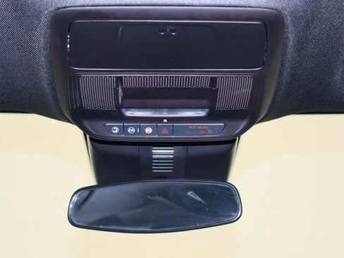 Used 2025 Chevrolet Traverse Z71 w/ Driver Confidence Package AWD/4WD image 25