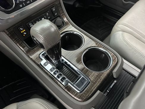 Used 2017 GMC Acadia Limited SLT image 24