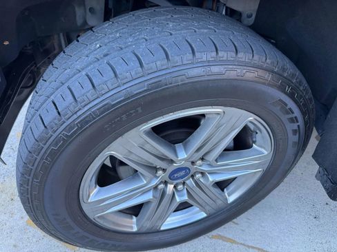 Used 2018 Ford F150 Lariat w/ Equipment Group 502A Luxury image 23