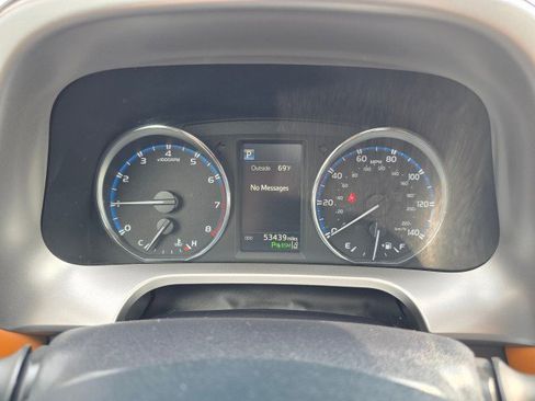 Used 2016 Toyota RAV4 Limited image 40