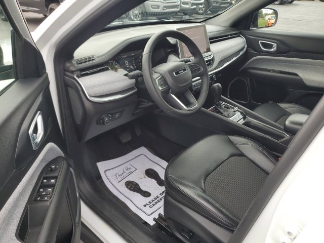 Used 2023 Jeep Compass Latitude w/ Convenience Group AWD/4WD image 12