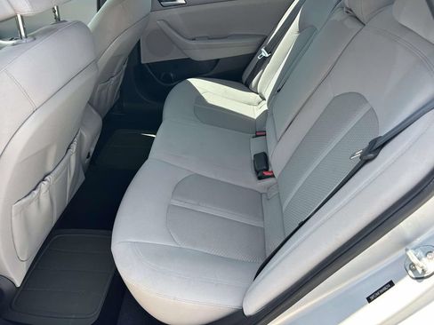 Used 2017 Hyundai Sonata SE FWD image 11