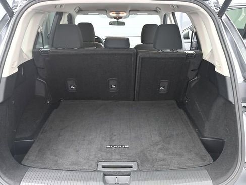 Used 2024 Nissan Rogue SV image 28