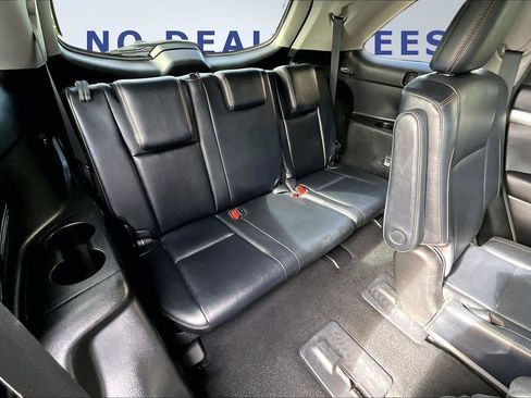 Used 2017 Toyota Highlander XLE image 25