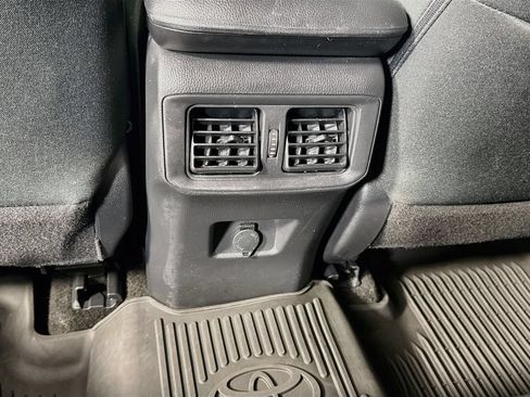 Certified 2021 Toyota RAV4 LE AWD/4WD image 24