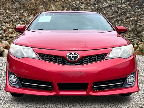 Used 2014 Toyota Camry SE FWD image 3