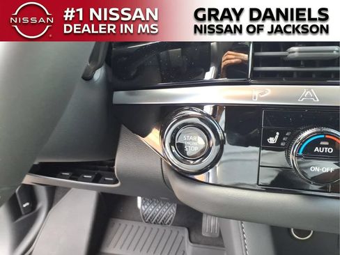 New 2026 Nissan Pathfinder SL FWD image 16