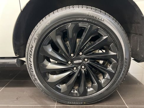 Used 2020 Lincoln Navigator L Reserve w/ Equipment Group 208A Reserve image 8