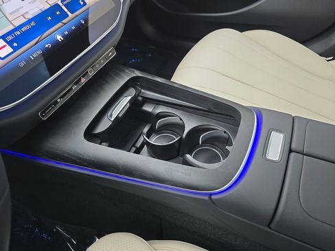 Used 2026 Mercedes-Benz E 350 Sedan image 25