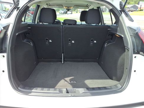 Used 2024 Nissan Kicks S FWD image 12