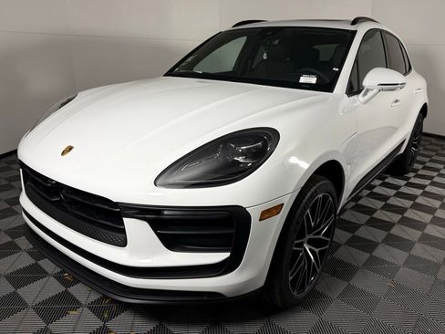New 2026 Porsche Macan image 1