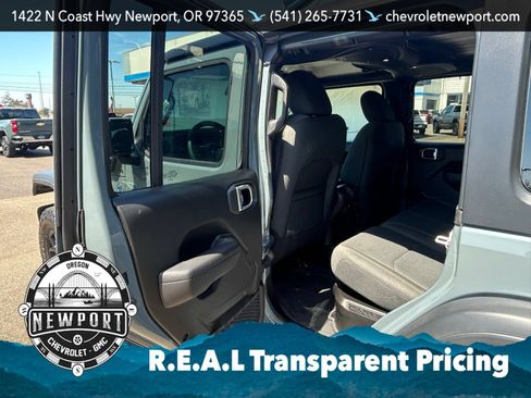 Used 2024 Jeep Wrangler Unlimited AWD/4WD image 36