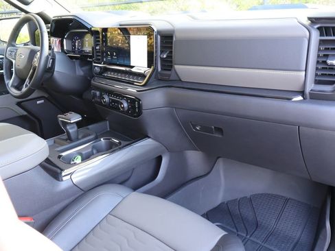 Certified 2024 Chevrolet Silverado 1500 ZR2 image 41