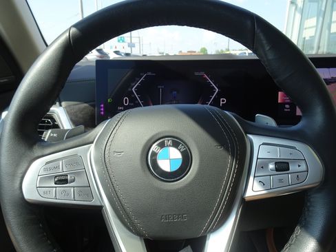 Used 2023 BMW X7 xDrive40i w/ Premium Package AWD/4WD image 22