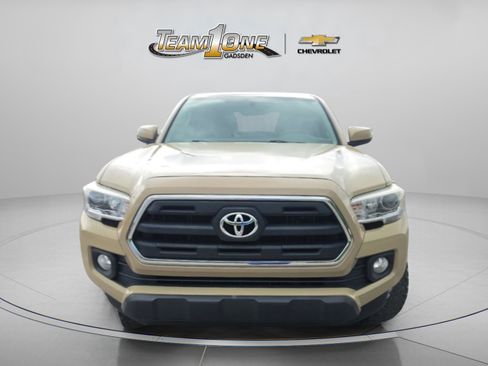 Used 2017 Toyota Tacoma SR5 w/ Tow Package RWD image 2