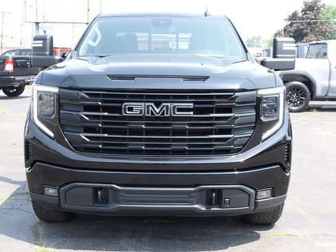 Used 2025 GMC Sierra 1500 Elevation w/ Preferred Package AWD/4WD image 5
