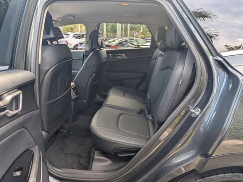 Used 2024 Kia Sportage EX image 14