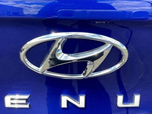 Used 2025 Hyundai Venue SEL FWD image 24