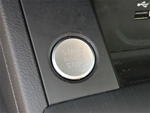 Used 2019 Audi A4 2.0T Premium image 31