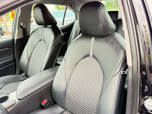 Used 2021 Toyota Camry SE image 13