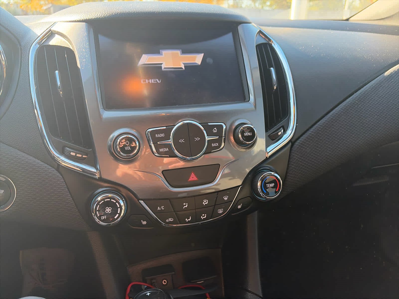 Used 2017 Chevrolet Cruze LT w/ Sun And Sound Package FWD image 7