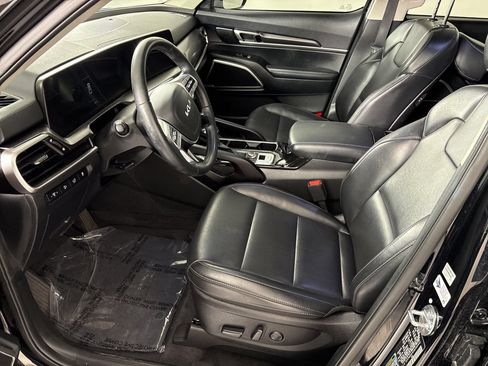 Used 2025 Kia Telluride S AWD/4WD image 31