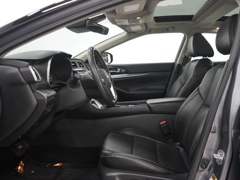 Used 2023 Nissan Maxima SL FWD image 21