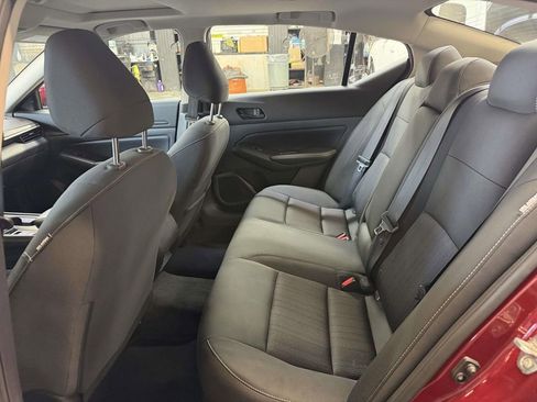 Used 2025 Nissan Altima 2.5 SV w/ SV Premium Package FWD image 18