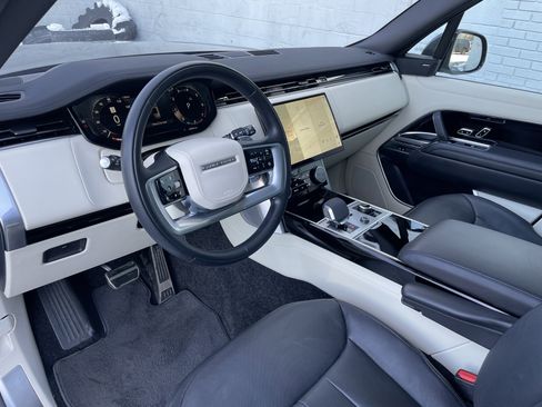 Used 2023 Land Rover Range Rover SE image 13