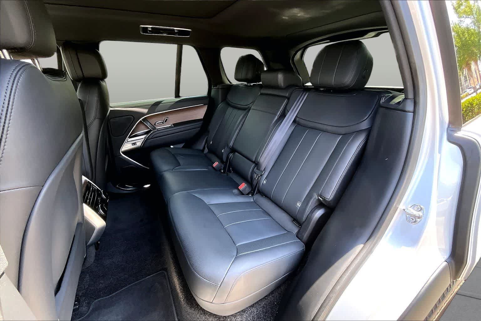 Used 2025 Land Rover Range Rover SE AWD/4WD image 37