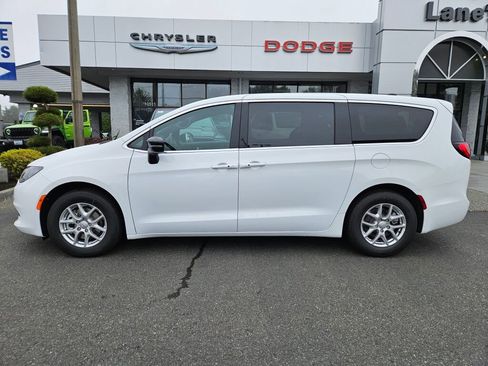 New 2026 Chrysler Voyager LX image 2