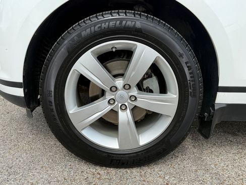 Used 2019 Land Rover Range Rover Velar S image 11