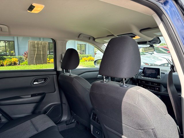 Used 2025 Nissan Rogue SV AWD/4WD image 13