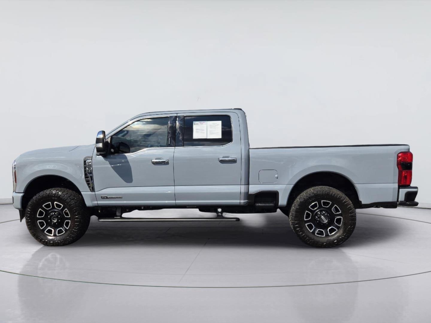 Used 2024 Ford F250 Platinum w/ FX4 Off-Road Package AWD/4WD image 5