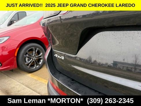 New 2025 Jeep Grand Cherokee L Laredo image 10