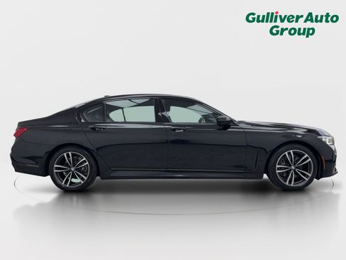 Used 2020 BMW 740i xDrive w/ M Sport Package AWD/4WD image 10