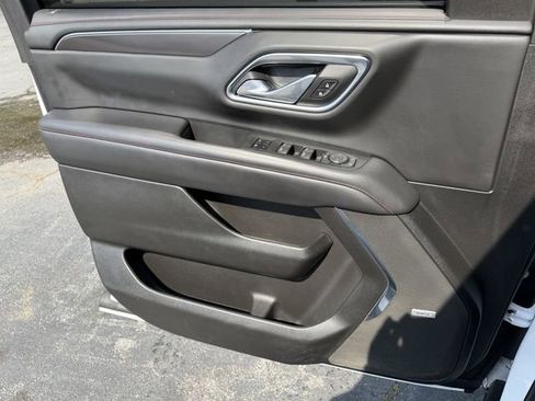 Used 2022 Chevrolet Tahoe RST AWD/4WD image 12
