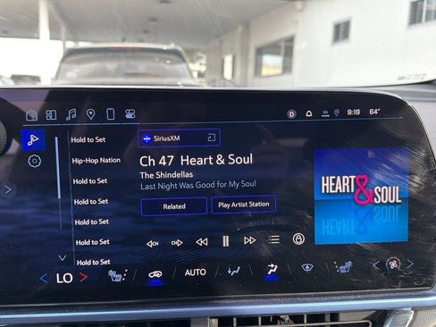 Used 2025 Chevrolet Equinox EV LT w/ Convenience Package image 12