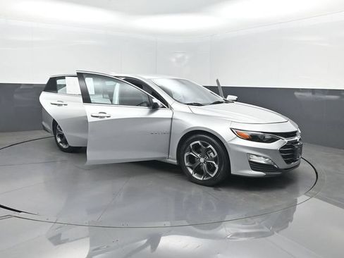 Used 2022 Chevrolet Malibu LT FWD image 41