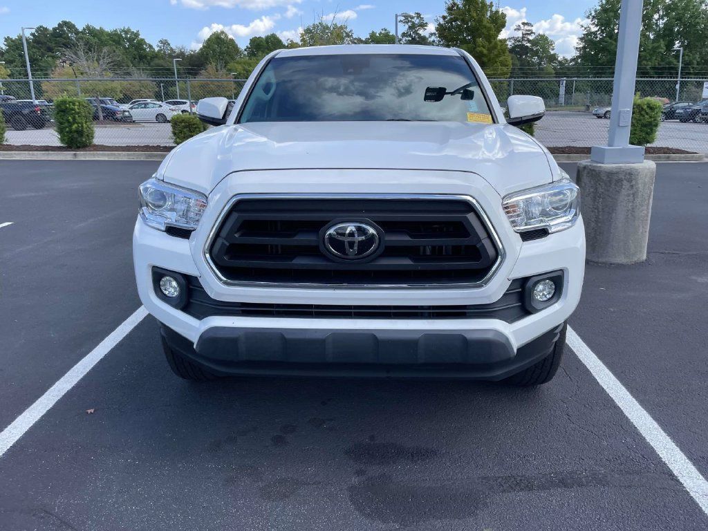 Used 2023 Toyota Tacoma SR5 w/ Technology Package RWD image 2