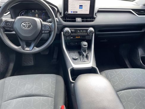 Used 2023 Toyota RAV4 XLE image 9